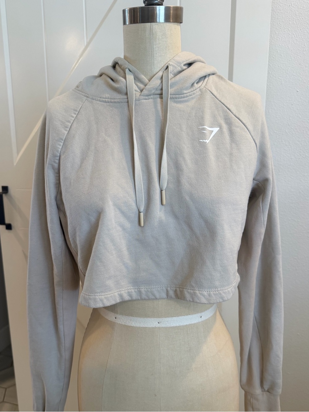 Gymshark Cropped Hoodie in Taupe